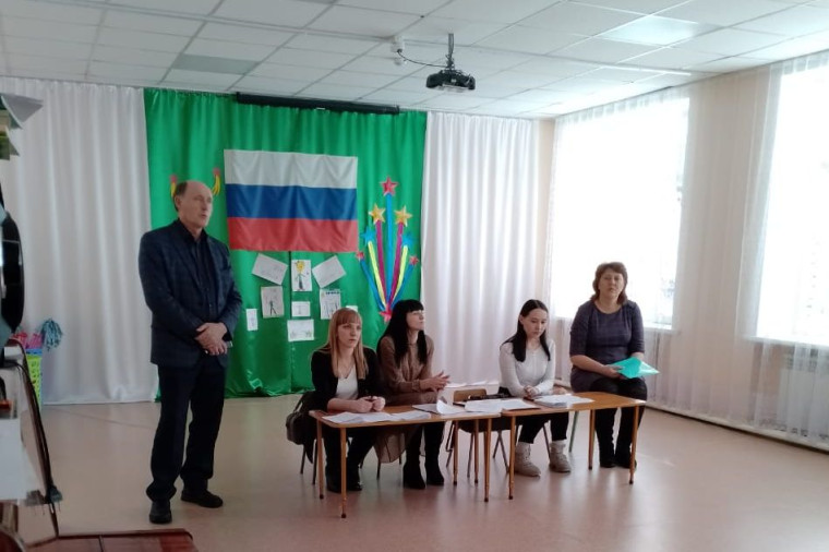 Преемственность между детским садом и школой при подготовке детей к обучению.